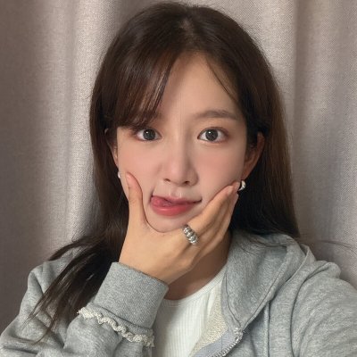 Old Account: @CheezeuOld
I like Kpop and Football