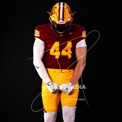 ATH (LB) True Freshmen @Saddleback_FB | (CA) | 6’2” 225lb | 3.8 GPA | 2x All Alpha League | 714-625-6288 | NCAA ID# 2403239002 | https://t.co/rmT8pmuiHK