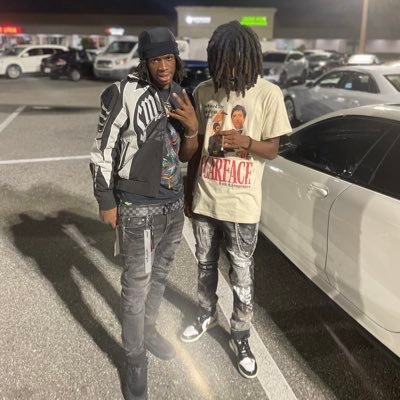 2️⃣2️⃣yrs old, LLB💚2️⃣ LLCICI🖤🕊LLREXX🖤2️⃣ upcoming artist, Duce boii made✡️🔱🔱 🃏
