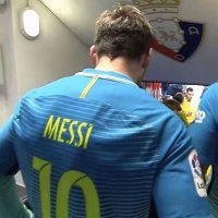 R (@mess_10i) 's Twitter Profile