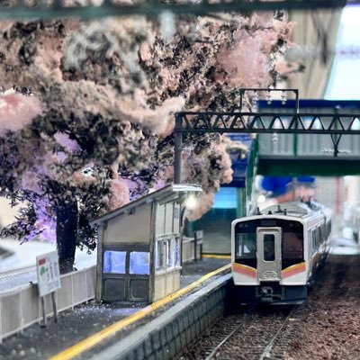 HOゲージの鉄道模型クラブです。新津の新津地域交流センターでほぼ毎月、運転会を行っています。現在、新規会員募集中です。ご興味ある方は見学出来ますので、DMにてお問い合わせ下さい。よろしくお願いいたします。 ⚠️アカウントが変わりました⚠️中の人→@gomadango_atsui