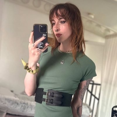 Trans and proud 💋 DM if you’re interested in my spicy content or a steamy meet-up 👅🔥🍆