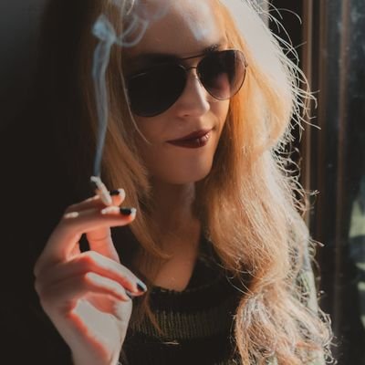 AlbaVahlok's profile picture. Historiadora del arte en proceso 🏛️📚                                    
Pintora, vaga y maleante 🎨