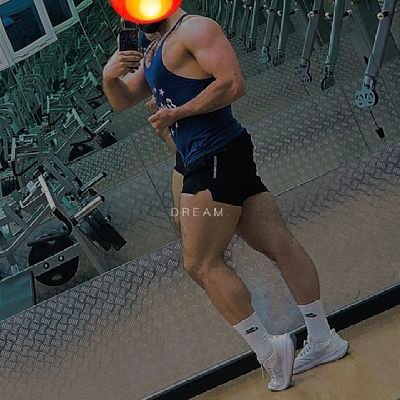 افضل المتان المشعرين فوق ٤٠ سنه انه توب بحريني، into bear fat hairy above 40 years I'm top from Bahrain 🇧🇭