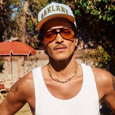 AnnyFTT's profile picture. ❤️🖤