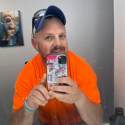 Hardcore member of #BillsMafia!🏈#Yankees ⚾️Trump2024 🇺🇸Proud Husband, and Father of 2 Daughters 👩👶, Step Daughter 👩, and Step Son 👦*My views are my own*
