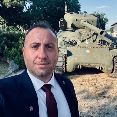 RJinbachian's profile picture. 