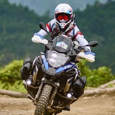 心機一転、R1250GSAビッグオフ初心者からやり直し。林道ツーリング、日常の事や娘とのお出かけもポストします。
どうぞよろしくお願いします🙇
R1200GS→R1200GSA
→R1250GSA→R1250GSA