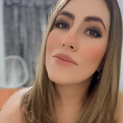 LeninaLou's profile picture. Ojos de noche.