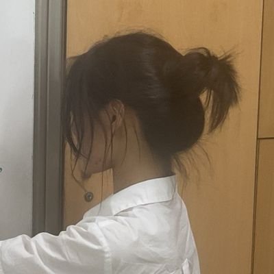 윤 Profile