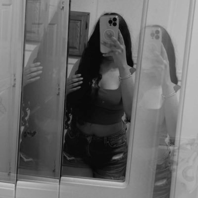 jhennifer1idk's profile picture. 🇧🇷/🇺🇸