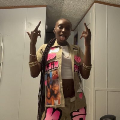 bitches hate me ohwell & fuck you brokebumHOES #3715 #stonermylifestyle #TEAMNAKED #whitebitches #904 #SINGLE👅🐱🖕🏽💁🏽♀️