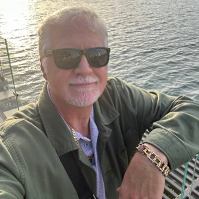 traveler, commentator, pop culture enthusiast, and someone who settles for more.