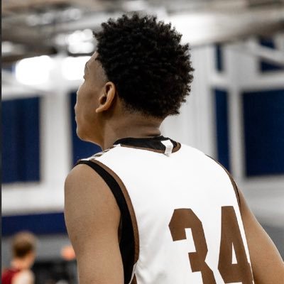 Joliet Catholic 28 || 6,4 168 | PF🏀\DB🏈 | 2 sport athlete | football and basketball Email:sandersjaeden30@gmail.com | phone number: 815-823-6622