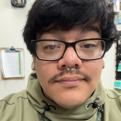 xinracthis's profile picture. he/him 31