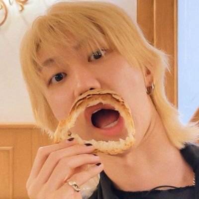 「 ✦ 🎨🍪🦴🍻 ✦ 」
⋆.˚ ☾ ゚。 bns ; stan acc
.˚ ✮˚.⋆ 17 is always 13 🩷💙 ༘⋆₊ ⊹★🔭๋࣭
⋆゚。⋆🪐。⋆゚☾ ゚ cold love × fortunate change × hero × spider