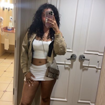 liljaisee's profile picture. insta + @lexdillon