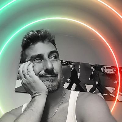 ⚠️ Flambant vieux 🏳️🌈 : risque de traversée de 🦄 pailletées
#🅵🅾🅲 #📚 #🎧🎵
