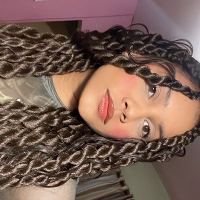 EgoScorpione's profile picture. Todo lo mío es momentáneo hasta que me canso, incluso esto.