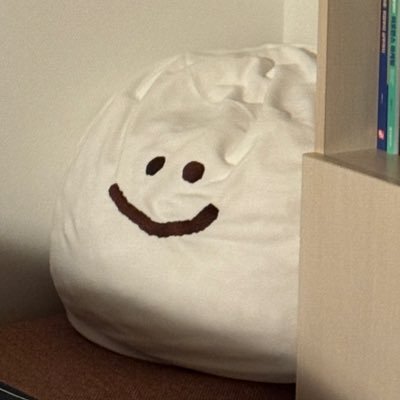 dan2031080's profile picture. 책을 일기장처럼 쓰기 🪡dan2031080@gmail.com