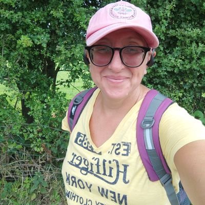 I am a northern lass who loves chocolate, walking in nature, I always have 2 books on the go, new passions are tarot, reiki and meditation 📚🍫🙏🏻🌟