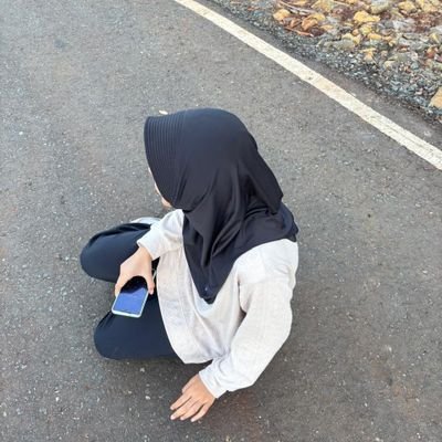 lyanirio's profile picture. isinya bermutu alias yapping doang