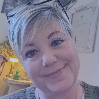 LeazyO's profile picture. I'm a creative soul with several AA's to my name. Although they've made for a bumpy ride at times, they've made & make my life's journey worthwhile.