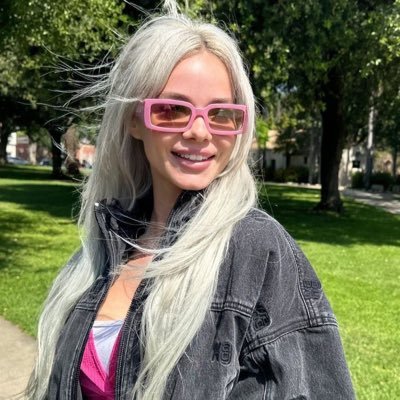 yall This is my backup account am fun to chat with ❤️I love you all 👋🥰
