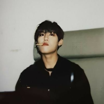 chocoglee__'s profile picture. #CA - Semoga kamu lekas menemukan fajarmu, semoga saya lekas melupakanmu. | Bucin Choi Yewon🥺💜