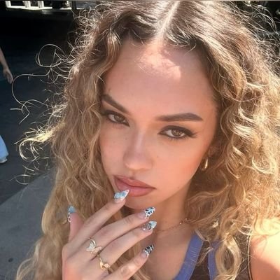 polleniee's profile picture. @pollensetter