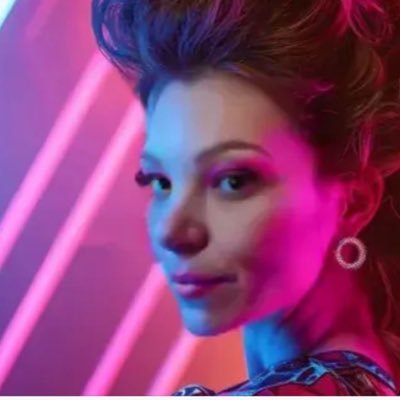 Impétueuse et possessive. Fragile, mais résiliente, Ombrageuse, orgueilleuse et rancunière. • #BadBitch • #VodkaMartini •