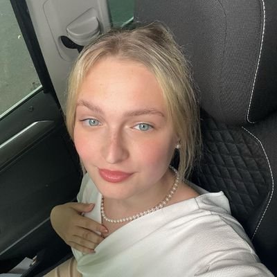 Experienced Manager👩 with a passion for enhancing natural beauty 😍and promoting skin health. I believe that everyone deserves to feel confident in their skin.