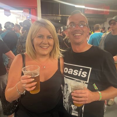 Full of opinions, sport mad and proud dad to 2 beautiful daughters MUFC CTFC