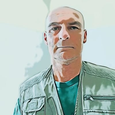 Imperterrito giramondo...calcio, concerti, popoli sperduti e ricerca delle verità sono le mie passioni.
Sempre positivo ... arrabbiarsi non serve a niente