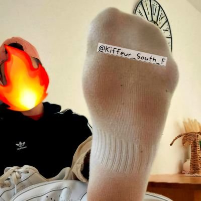 kiffeur_South_F's profile picture. 25y |  #cashmaster 😈  |  👟 43 
         
                 Viens trouver ton bonheur à mes pieds 🦶🏽🧦