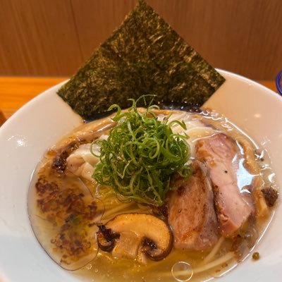 食べ歩き記録。芋焼酎、ラーメン好き。 ギネス記録保持者。 アメリカン・エキスプレス・ゴールド・プリファード・カード保持者。相互フォロー💯✨