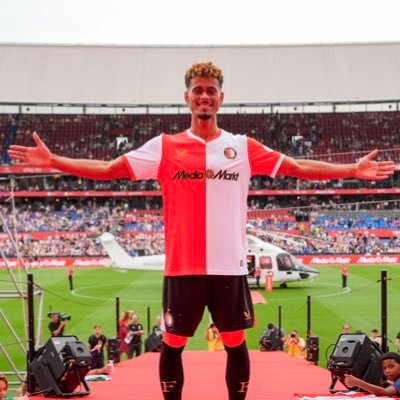 renjerotop's profile picture. 