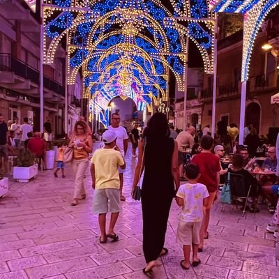 Sabrinanais's profile picture. Jardinière en intelligence humaine dans une bourgade de REP+... 
🤫 ça pousse!
Maman de 3 ninjas et danseuse quand l'énergie me le permet💃🎶