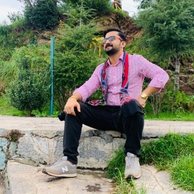 Heloo it's Faraz khan updates tweets are my parsnol