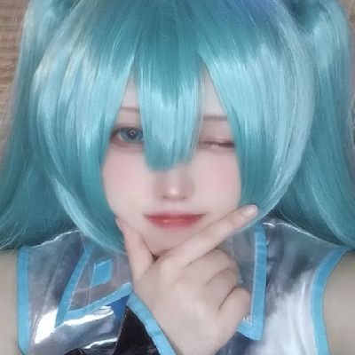 @25BAR_CLAN呼ばれたらいます酒雑魚。Lv22。アニメより漫画派、よりもVとか歌い手踊り手とかのつべ見てます✌️古のボカロとか歌みた好きです︎ニコ動育ちなのでナ^_^︎全方位激浅にわか㌠です。
