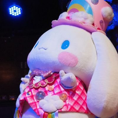CiON、二丁目の魁カミングアウト、Finallyなどなど。佳子ちゃん、ミキティー本物さん、Tinaちゃん推し。
feelNEO、LiVSも好きです。
アニソンもロックも好き。ライブ大好き。
シナモンも好きです