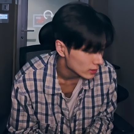 catbleur's profile picture. Piastri first DSQ 😾23/11/2025