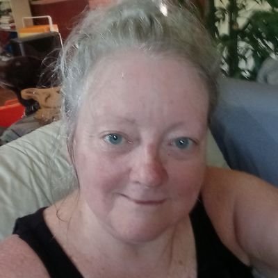 Fière québécoise retraitée, maman d'un adulte autiste, j'adore la nature et les belles choses de la vie.