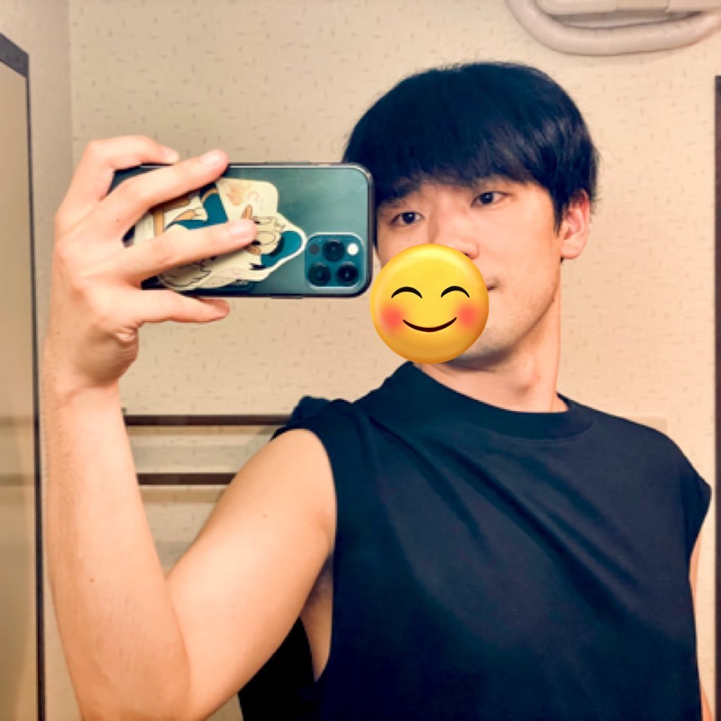 168/63/37/G凸≦凹気軽に絡んで下さい。音楽の仕事をしてるので音楽の話題とかめっちゃ喜びます🎶固ツイが肌色の時はそんな気分🤫w