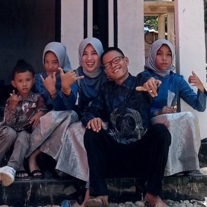 Rellysapatra's profile picture. Spesialis Kelistrikan dan Rangka Baja