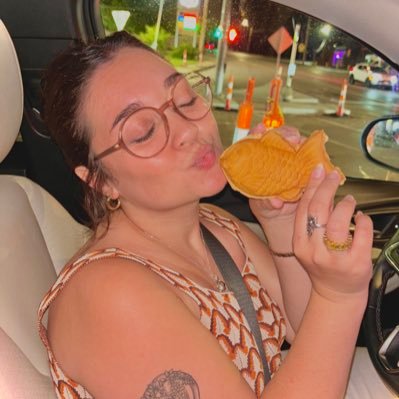 madzwoman13's profile picture. my mind is alive  🫶🏼