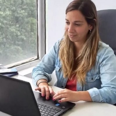Licenciada en Administración y Docente en @UBAeconomicas, Concejal por UCR en Lomas📍