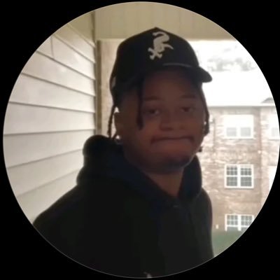 liarliarrboy's profile picture. idek bro.