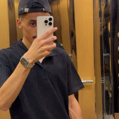 vwr1l's profile picture. سبحان الله وبحمده سبحان الله العظيم