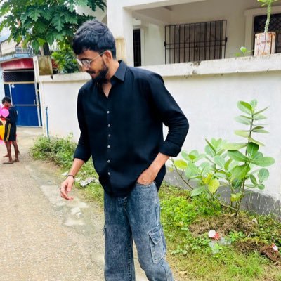 himanskashyap's profile picture. शीलं परम भूषणम् ! ❣️ बहुत गई थोड़ी रही येहू बीती जाए चरित्र भंग मत होएउ वरना कुले दाग़ लग जाए !